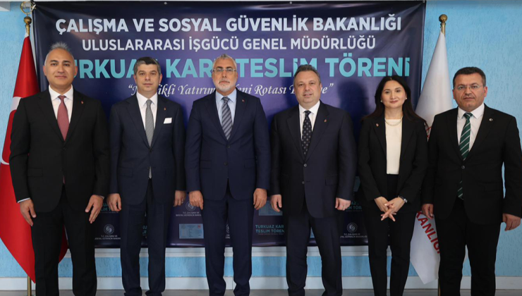 SOCAR Türkiye yöneticilerine Turkuaz Kart takdim edildi