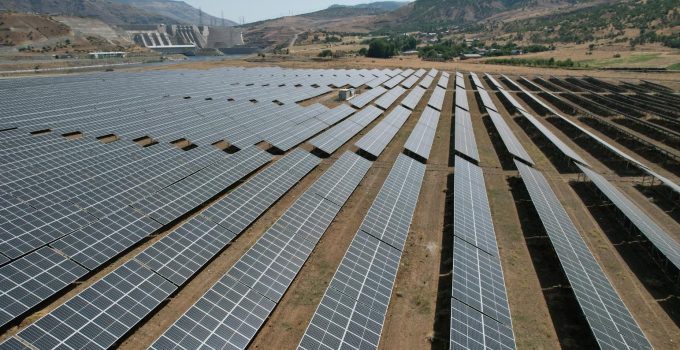 Cengiz Enerji, 2,5 milyon kişiyi yenilenebilir kaynaklı enerji ile aydınlattı   