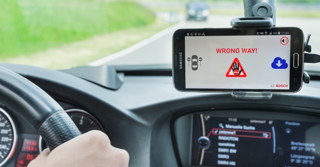 Bosch’un yanlış yönde giden sürücü uyarı sistemi artık ŠKODA araçlarında da yer alıyor