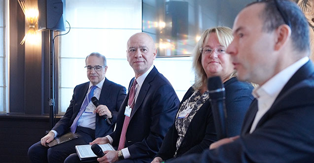 Davos zirvesi’nde  dünya liderlerine  dijital dönüşümü anlattı