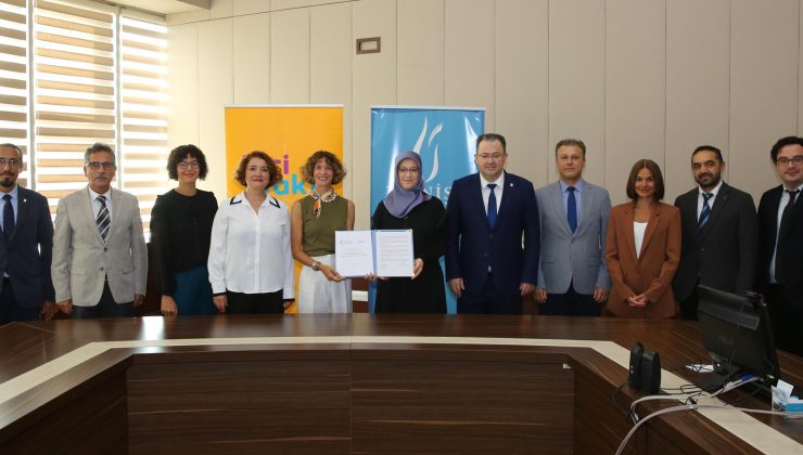 Cevdet İnci Eğitim Vakfı ile Celal Bayar Üniversitesi İş Birliği Protokolü İmzalandı