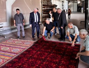 Egeli İhracatçılar, Demirci Halısına Yatırım Yapıyor