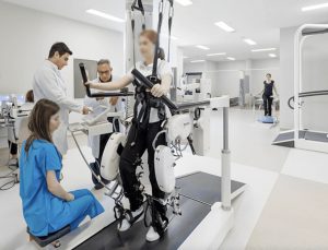 BİLGİ’li Öğrenciler, Gıda İsrafına Dikkat Çekmek İçin Atıklardan Korkuluk Tasarladı