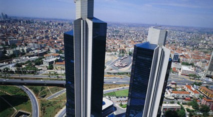 Sabancı, Yeni Organizasyon Yapısıyla Enerji ve Dijital İş Kolları Arasındaki Sinerjiyi Artırıyor