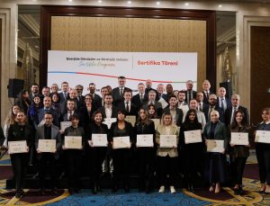 SOCAR Türkiye ve ODTÜ iş birliği programı ilk mezunlarını verdi