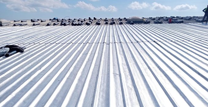 Endüstriyel Yapılarında Çatı Kaynaklı Riskleri Azaltan Akıllı Yalıtım Yaklaşımı