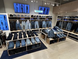 Mağaza Yatırımları Hız Kesmeden Devam Ediyor