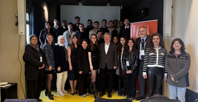 Borçelik, “İşin Başındayım” Projesiyle Gençleri İş Dünyasına Hazırlıyor