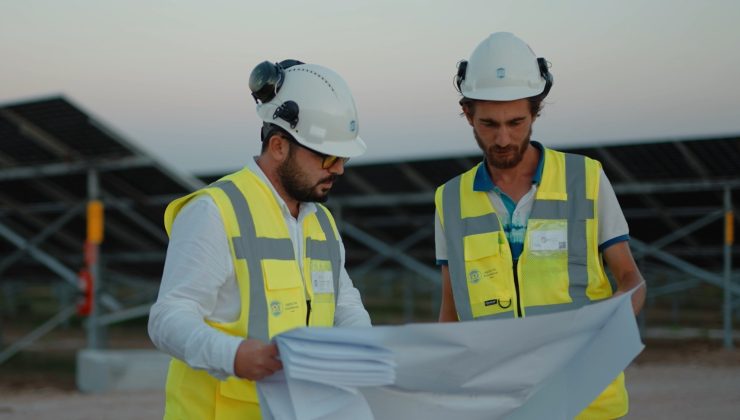 YEO Teknoloji’den Birleşik Krallık’ta 100 Milyon Doları Aşan Dev Güneş Enerjisi Sözleşmesi