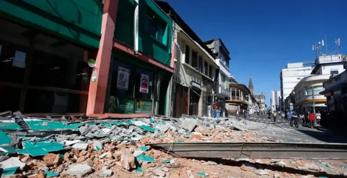 Kolombiya’da büyük deprem! 7,4’le sallandı